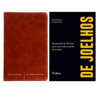 Kit Bíblia Sagrada Slim | NVI | Letra Normal | Capa Luxo Marrom + Devocional De Joelhos | Phil Wickham e Matt Litton