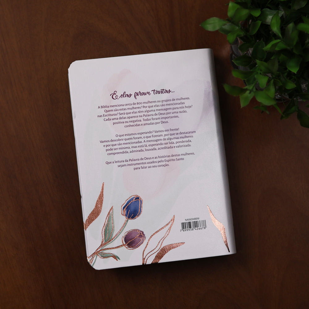 A Bíblia da Mulher | Compacta | NAA | Capa Luxo Branca
