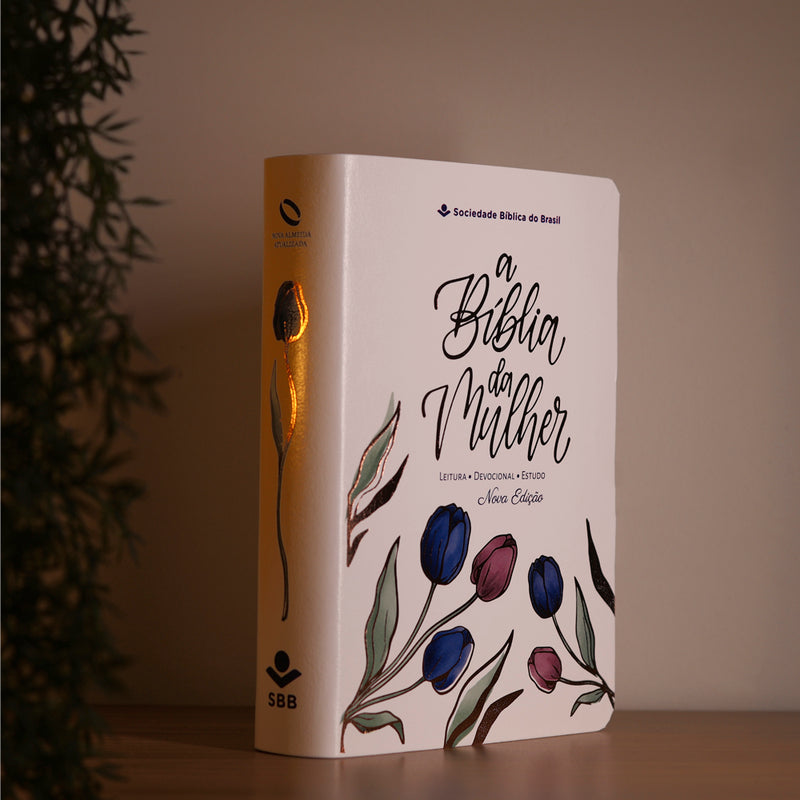 A Bíblia da Mulher | Compacta | NAA | Capa Luxo Branca