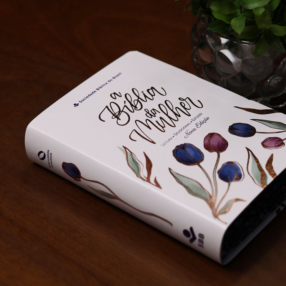 A Bíblia da Mulher | Compacta | NAA | Capa Luxo Branca