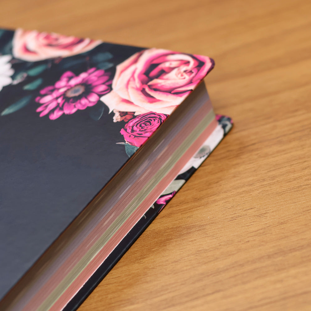 Bíblia de Estudo Floral Pink | KJA | Capa Dura