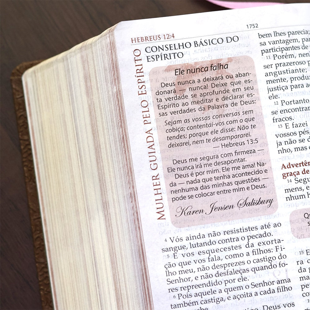 Bíblia de Estudo para Mulheres | BKJ 1611 | Letra normal | Capa Luxo Marrom