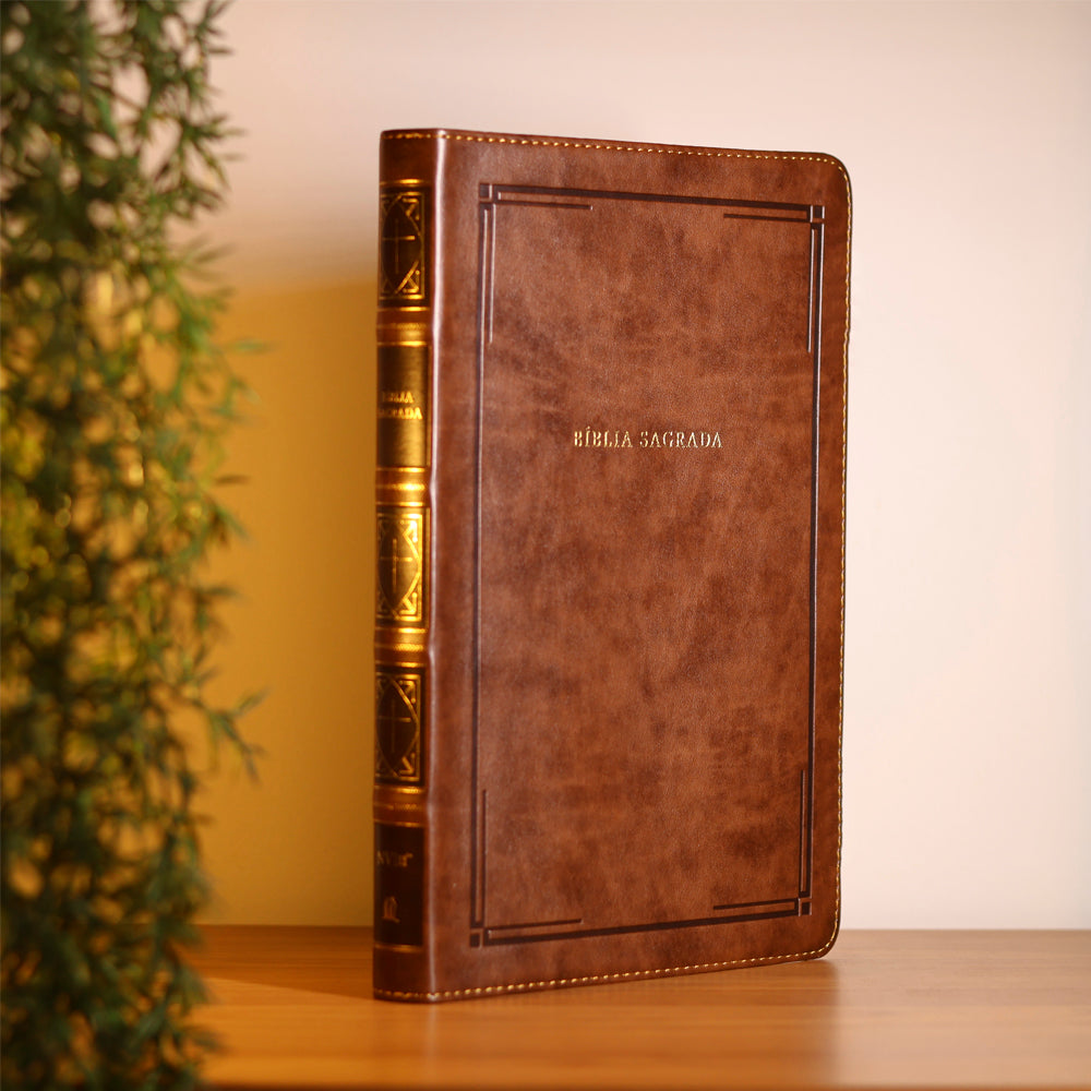 Bíblia Sagrada Slim | NVI | Letra Grande | Couro Soft Marrom Barroca
