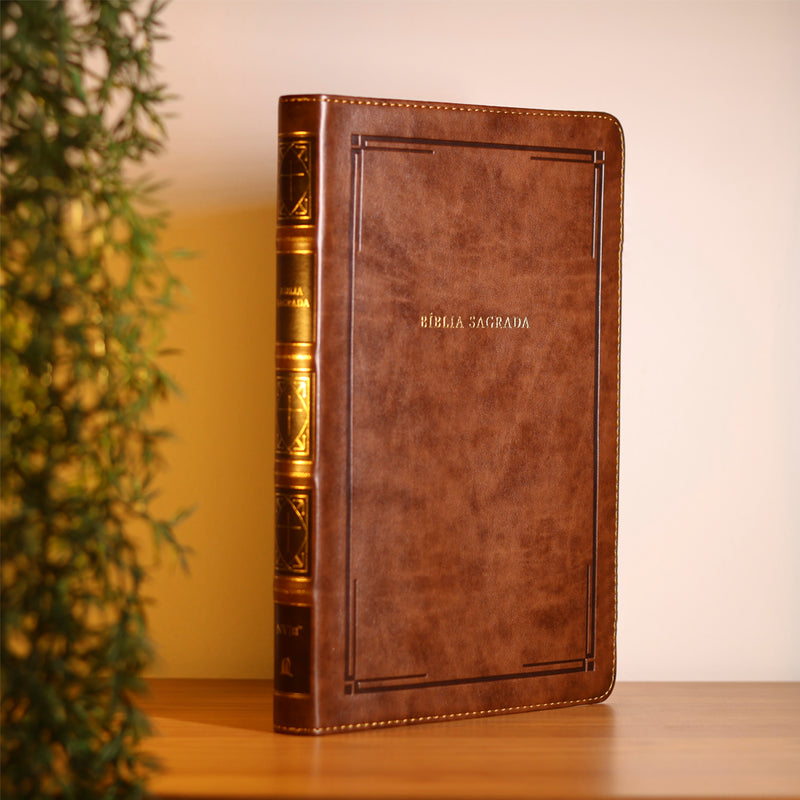 Bíblia Sagrada Slim | NVI | Letra Grande | Couro Soft Marrom Barroca