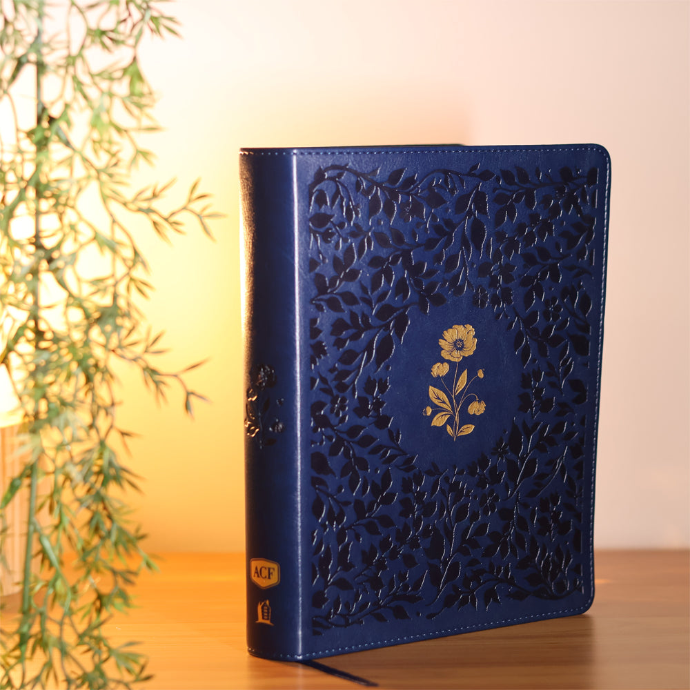 Bíblia Sagrada | ACF | Espaço Para Anotações | Leitura Perfeita | Couro-Soft Azul Com Flores Em Baix