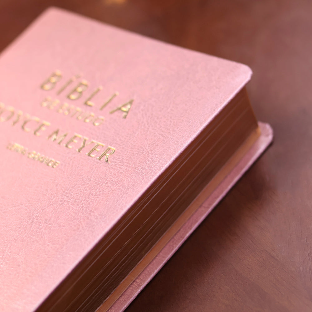 Bíblia De Estudo Joyce Meyer | NVI | Letra Grande | Capa Rosa