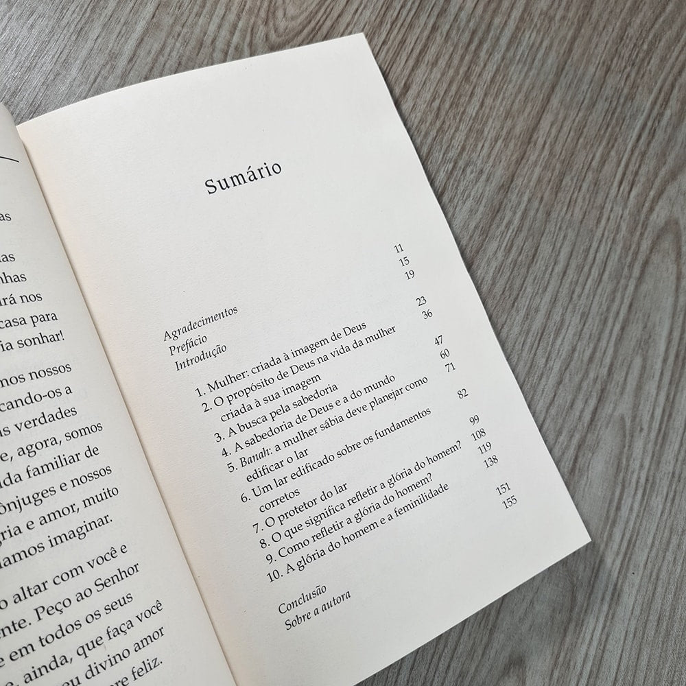 A Mulher Sábia Edifica o Lar | Devi Titus