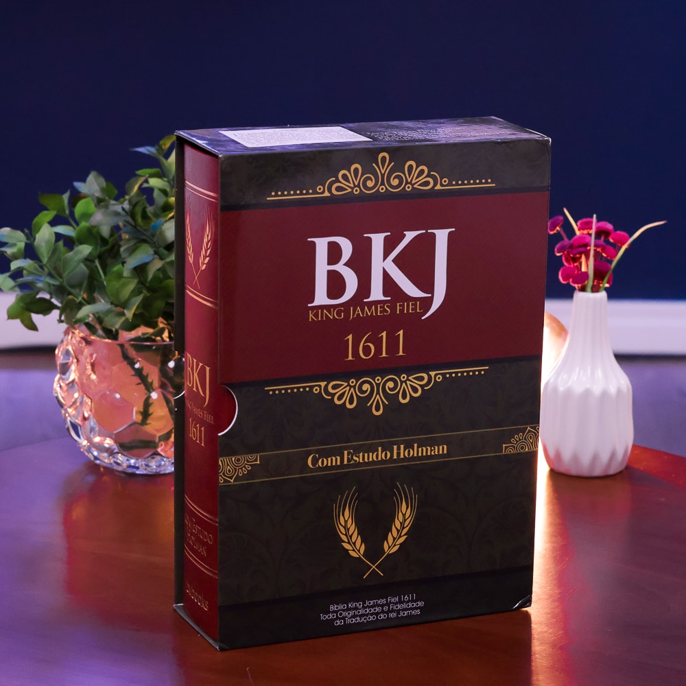 Bíblia King James 1611 Com Estudo Holman BKJ Preta e Marrom
