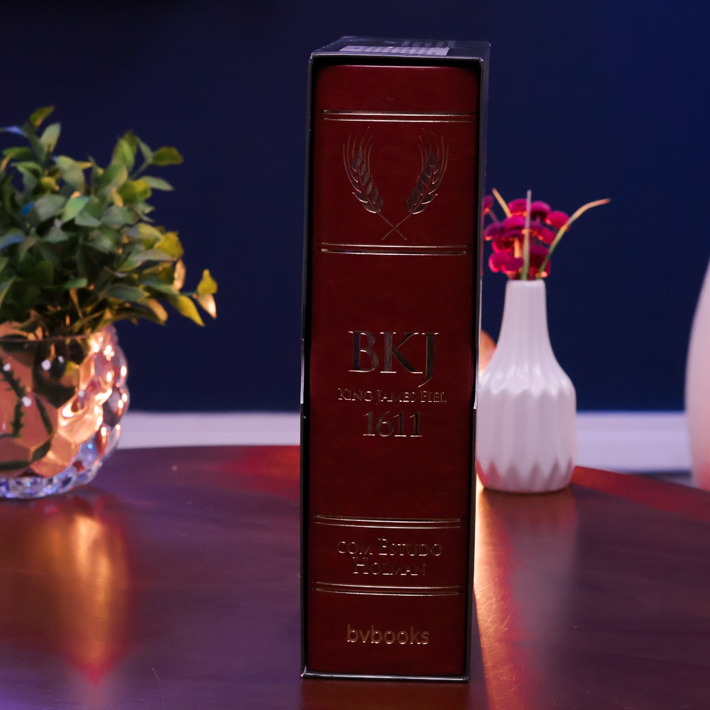 Bíblia King James 1611 Com Estudo Holman BKJ Preta e Marrom