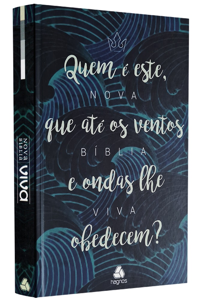 Bíblia Nova Viva, capa dura com estampa de ondas em tons de azul, com a frase "Quem é este, que até os ventos e ondas lhe — Plenitude