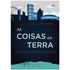 Livro As Coisas da Terra de Joe Rigney, capa azul escura com ilustração de cidade e raízes. — Plenitude