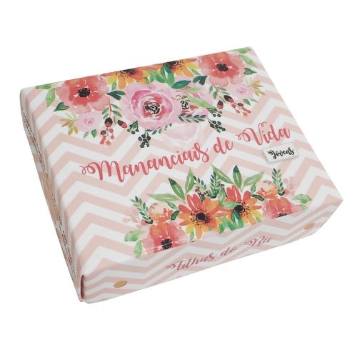 Caixinha de Versículos Diários Mananciais de Vida Jovens Floral, com estampa floral e fundo chevron rosa e branco. — Plenitude