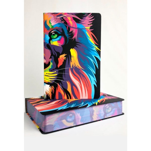 Bíblia NVT Letra Grande Lion Color, capa soft touch com arte vibrante de leão e acabamento nas folhas. — Plenitude