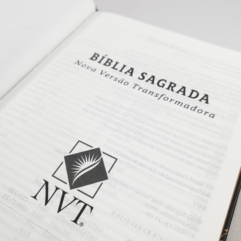 Bíblia Indian Flowers Dourada | NVT | Letra Normal | Capa Dura