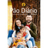 Livro Devocional Pão Diário vol 24, capa família com foto de família sorrindo em frente a uma árvore. — Plenitude