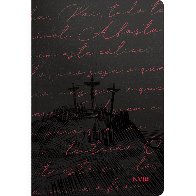 Bíblia NVI Calvário preta com ilustração de cruzes e texto em vermelho na capa flexível. — Plenitude
