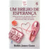 Livro "Um Brilho de Esperança" Série Cris Vol. 6 de Robin Jones Gunn, capa branca com bolsa e tênis rosa. — Plenitude