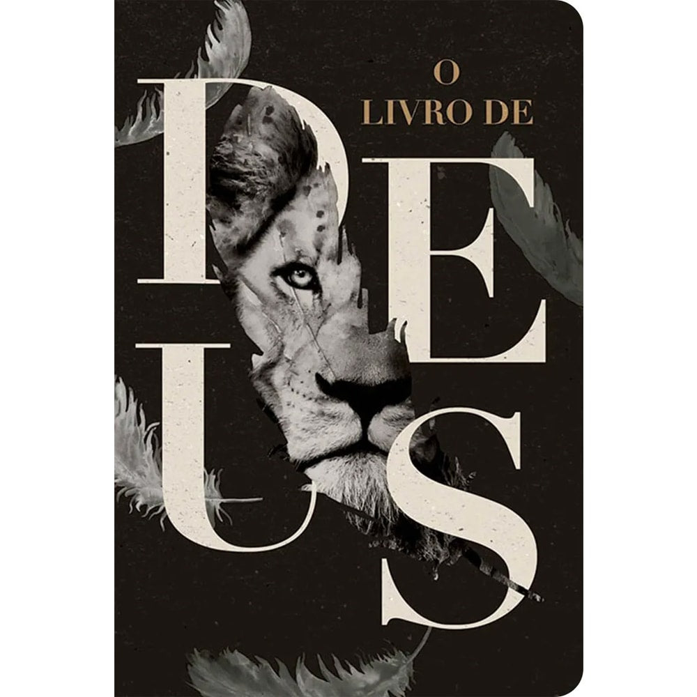 Capa dura ilustrada da Bíblia NVT "O Livro de Deus" com leão e penas em tons de sépia e preto. — Plenitude