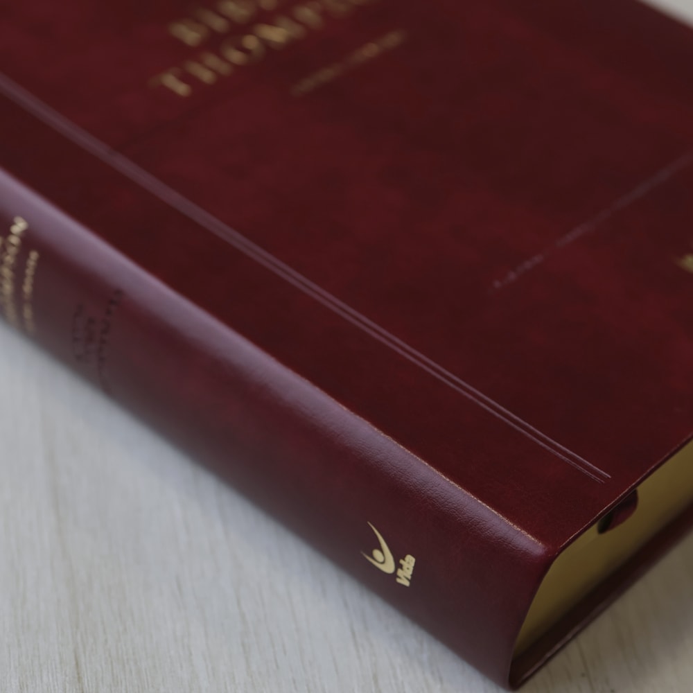 Bíblia Thompson de Estudo | AEC | Letra Grande | Capa Luxo Vinho