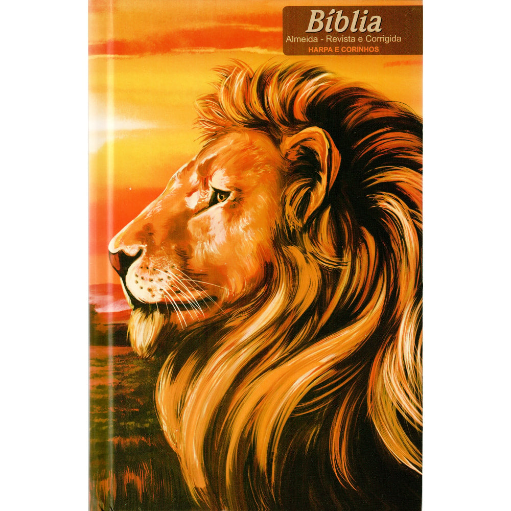 Bíblia Almeida Revista e Corrigida, capa dura ilustrada com leão em paisagem, Harpa e Corinhos. — Plenitude