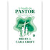 Livro A Família do Pastor, de Brian e Cara Croft. Capa branca com ilustração de família e elementos religiosos em tons de verde. — Plenitude