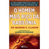 Livro As práticas para a prosperidade de O Homem mais rico da Babilônia, capa dourada com chave. — Plenitude