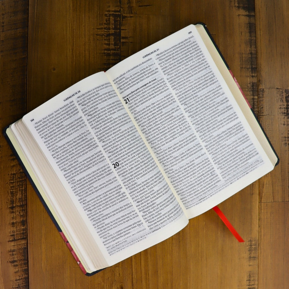 Bíblia Almeida Século 21 | A21 | Letra Média | Capa Dura | Feminina com Flores