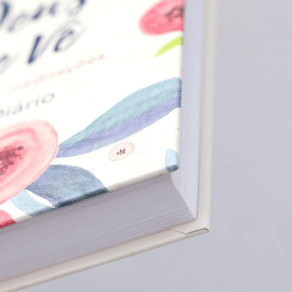 Deus me Vê | Devocional | Capa Dura