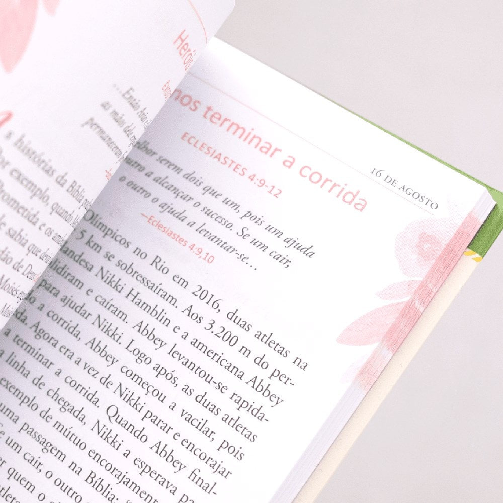 Deus me Vê | Devocional | Capa Dura