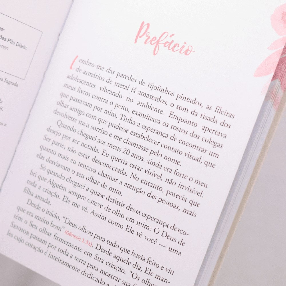 Deus me Vê | Devocional | Capa Dura