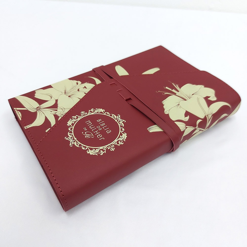 Bíblia da Mulher de Fé | NVI | Comentários Sheila Walsh | Capa Luxo Vinho