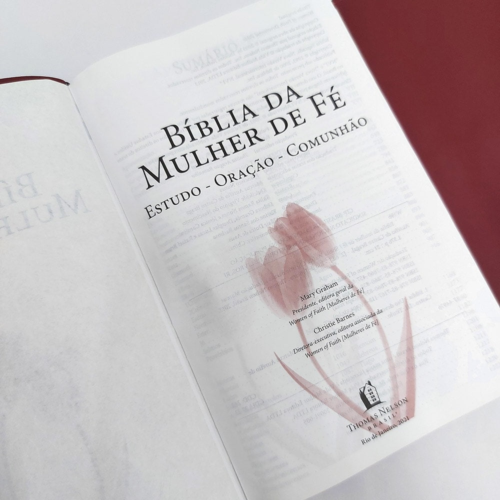 Bíblia da Mulher de Fé | NVI | Comentários Sheila Walsh | Capa Luxo Vinho