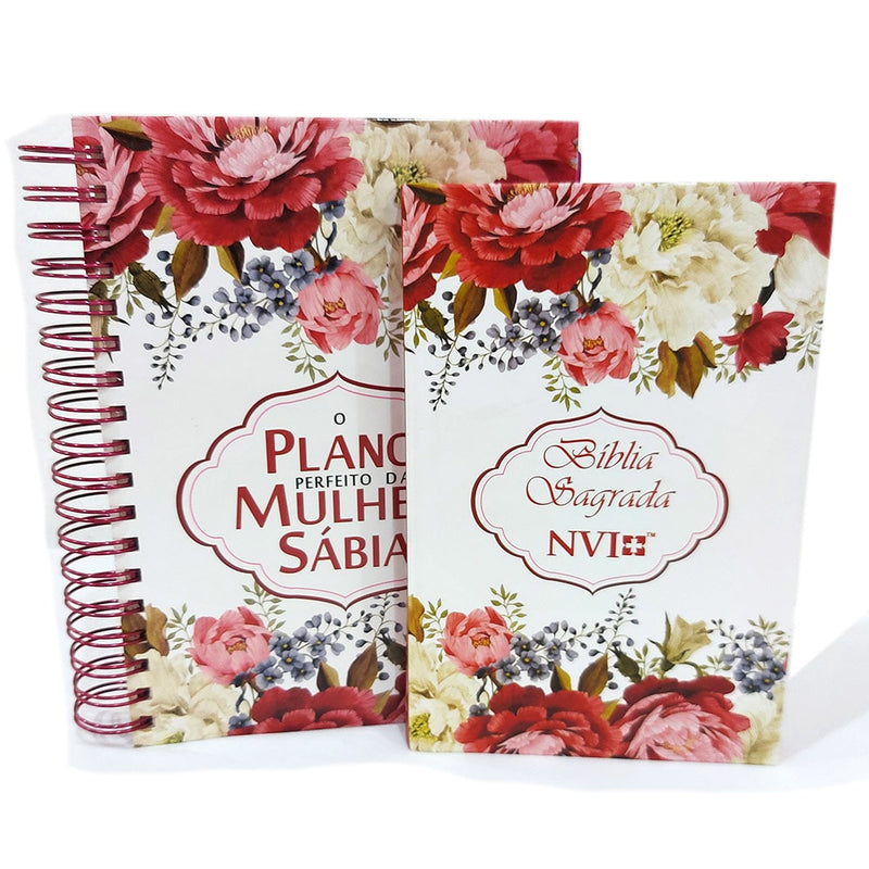 Kit Arranjo de Flores com Bíblia Slim e O Plano Perfeito da Mulher Sábia, capas brancas com flores vermelhas e rosas. — Plenitude