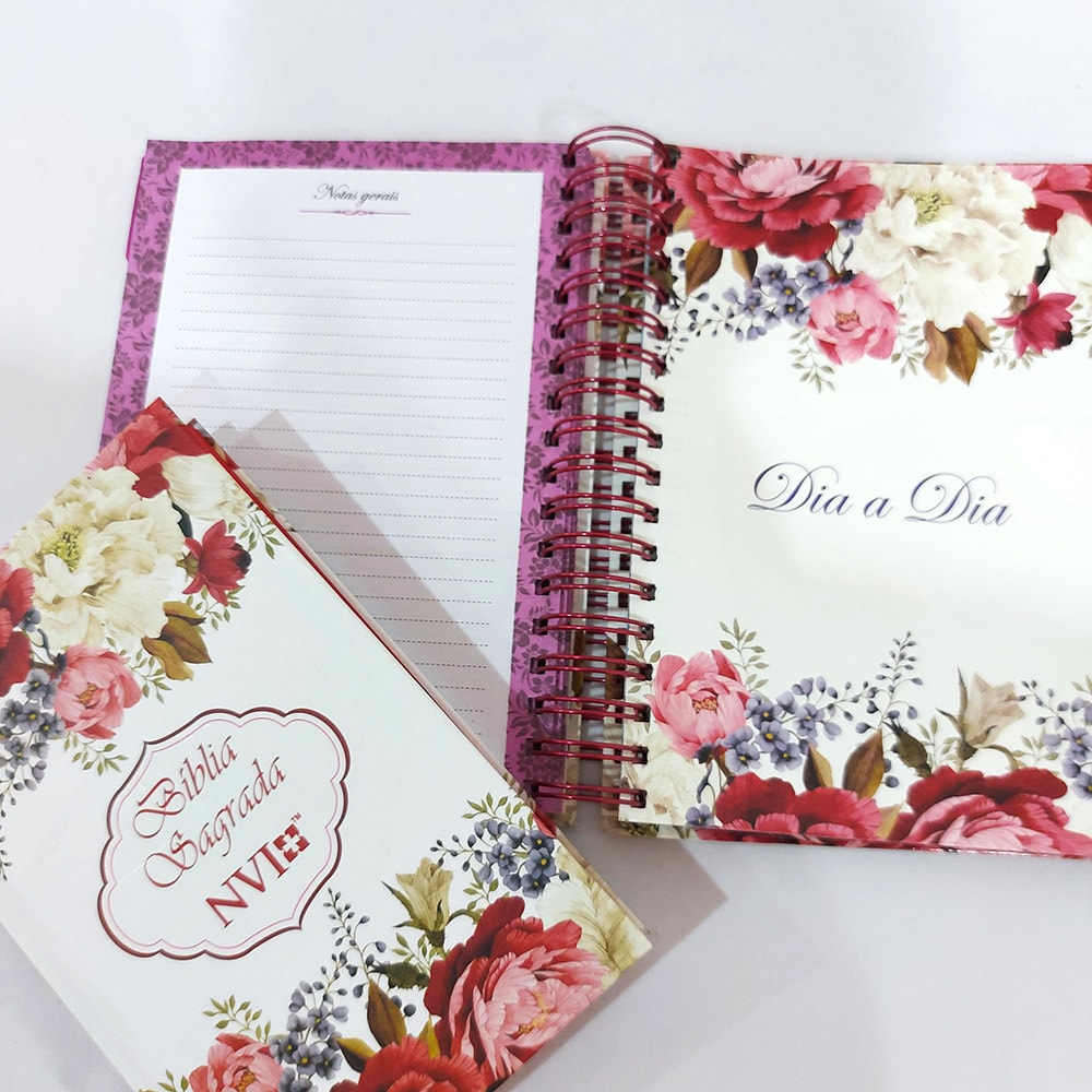 Kit Arranjo de Flores | Bíblia Slim e O Plano Perfeito da Mulher Sábia