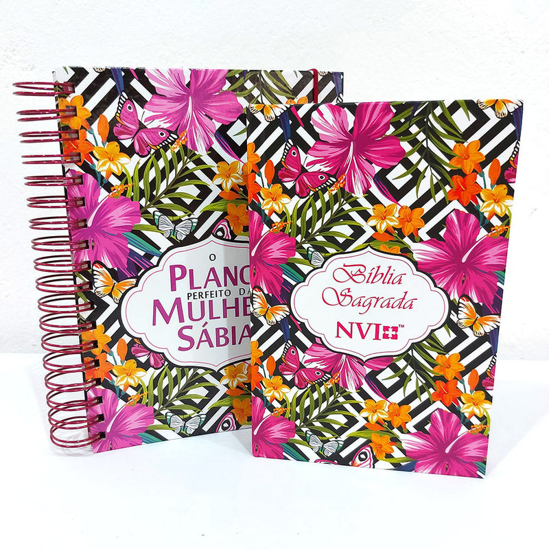Kit Flores Hibisco | Bíblia Slim e O Plano Perfeito da Mulher Sábia, com uma bíblia e um livro, ambos com capa floral. — Plenitude