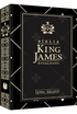 Bíblia King James Atualizada KJA Letra Gigante, capa dura preta com detalhes dourados e brasão KJA. — Plenitude