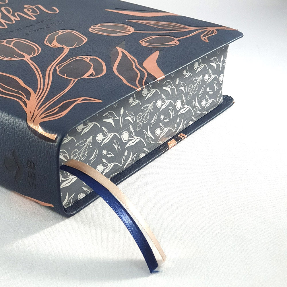 A Bíblia da Mulher | Letra Grande | NAA | Capa Luxo Azul