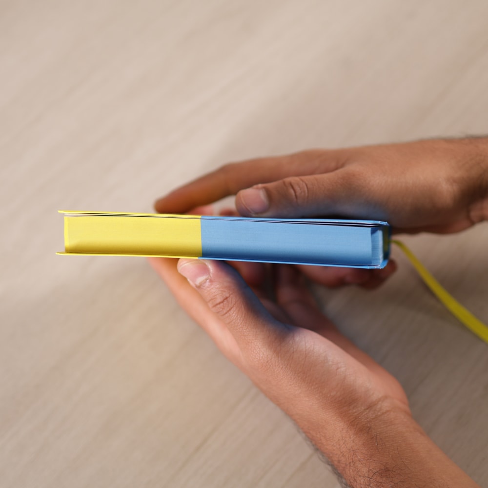 Bíblia Slim Compacta | NVI | Capa Jovem