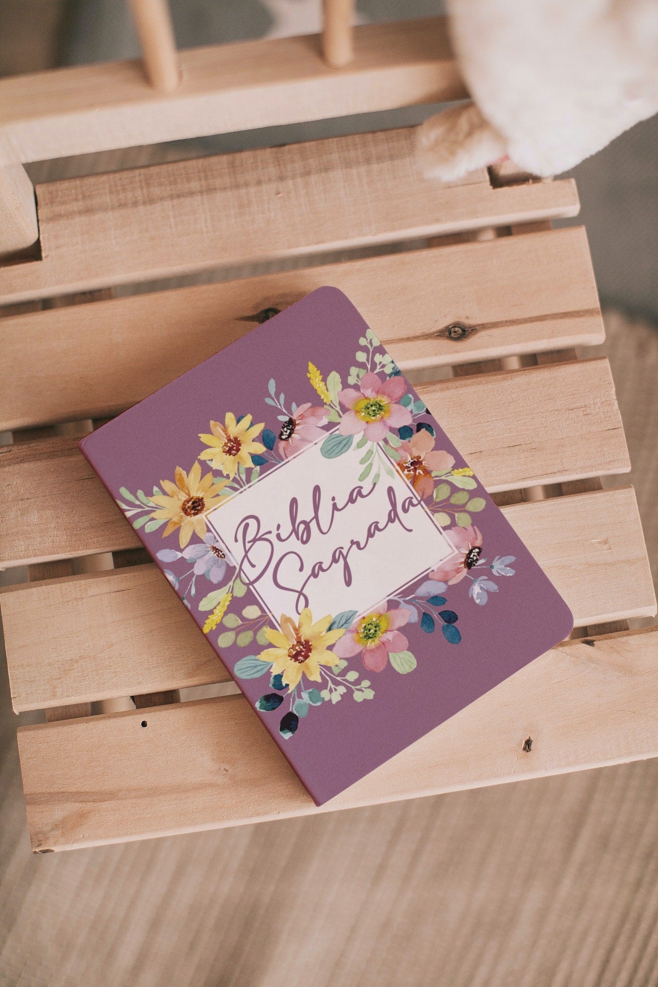 Bíblia Sagrada Primavera Alegre | NVT | Letra Normal | Flexível Soft Touch