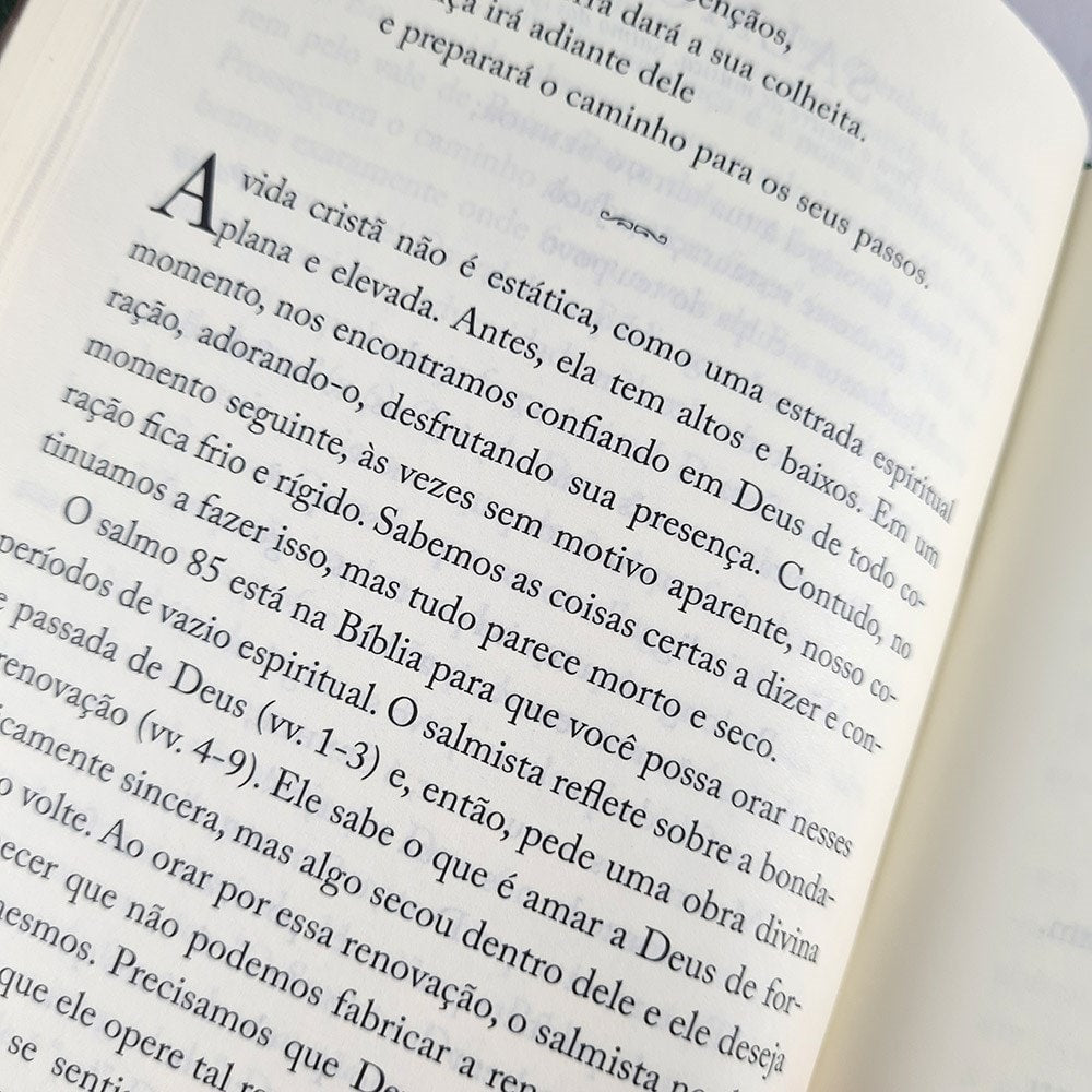 Devocional No Senhor Me Refugio | Dane C. Ortlund