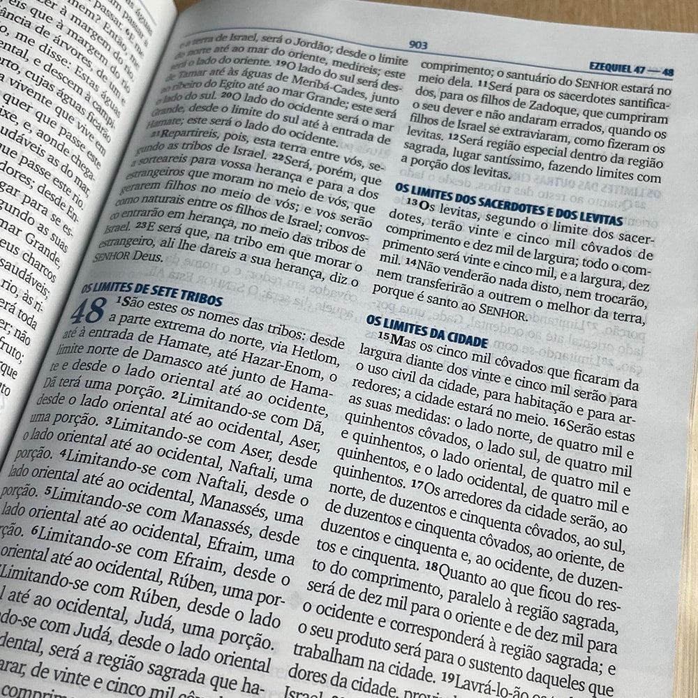 Bíblia da Família | ARA | Letra Normal | Capa Dura Flores