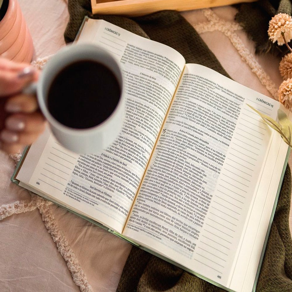 Bíblia Sagrada com Espaço para Anotações | NVI | Leitura Perfeita | Capa Dura Tecido Dente de Leão