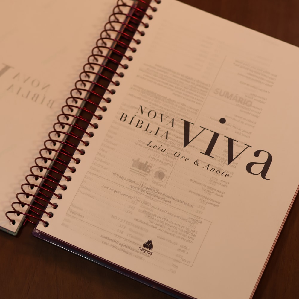 Nova Bíblia Viva Com Espaço para Anotação | Letra Normal | Capa Espiral Flores do Campo