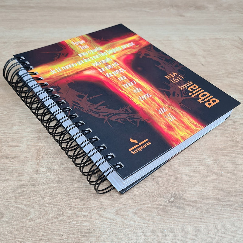 Bíblia Sagrada KJA 1611 | Letra Normal | Capa Dura Espiral João 3:16