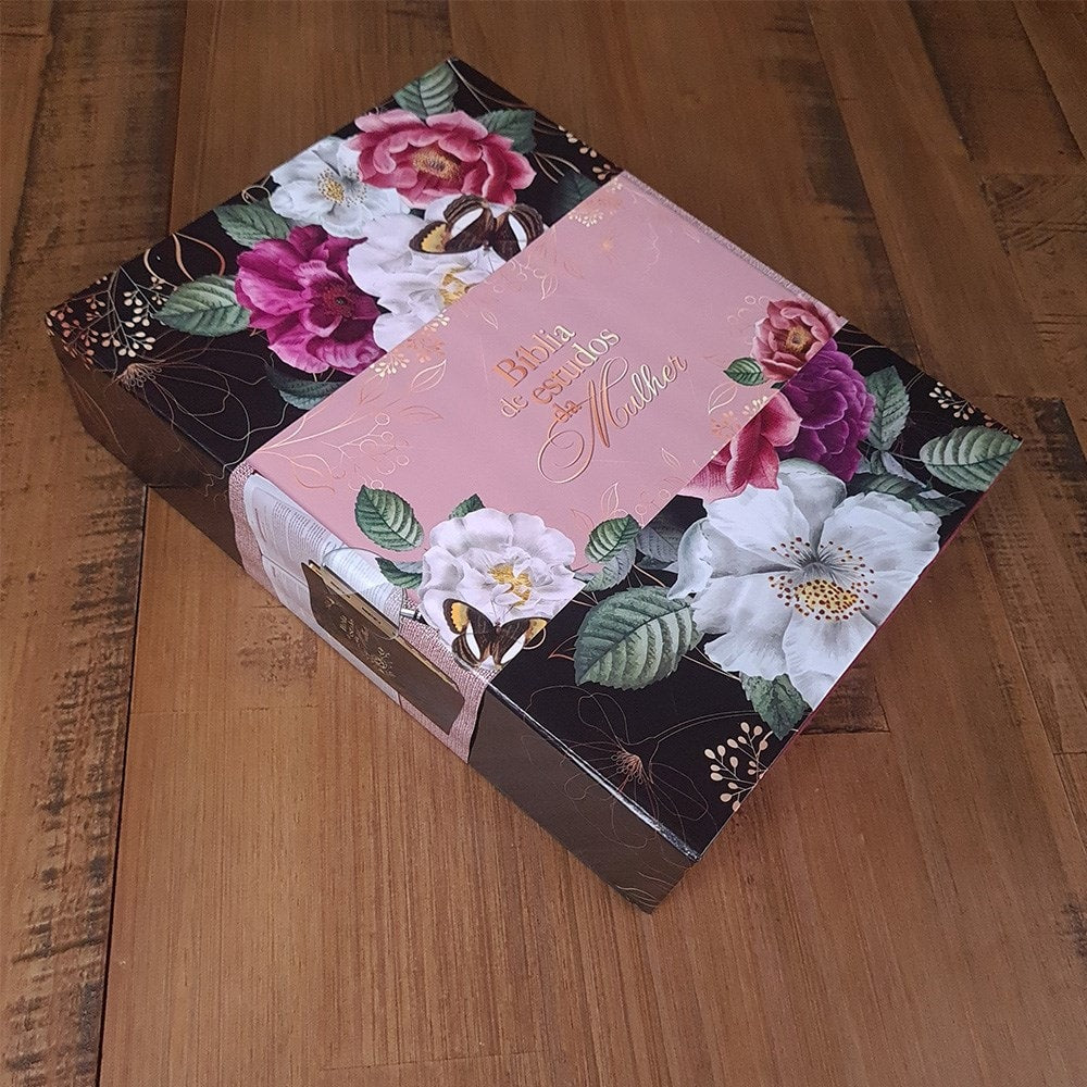 Bíblia de Estudos da Mulher | NVT | Letra Normal | Capa Luxo Preta