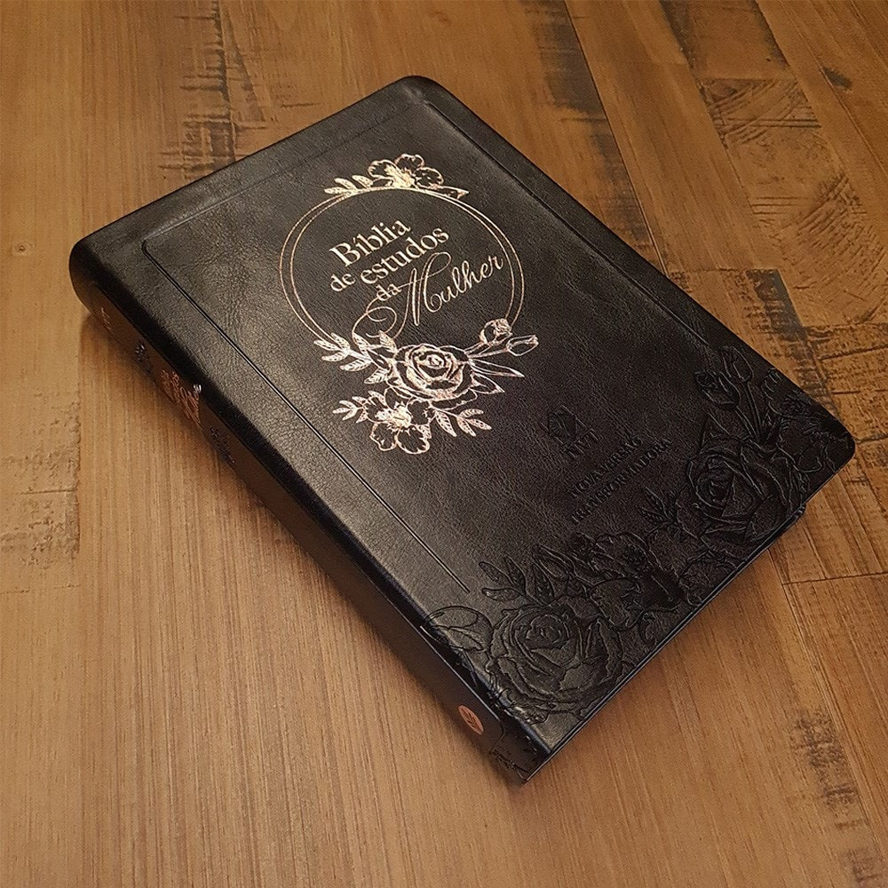 Bíblia de Estudos da Mulher | NVT | Letra Normal | Capa Luxo Preta
