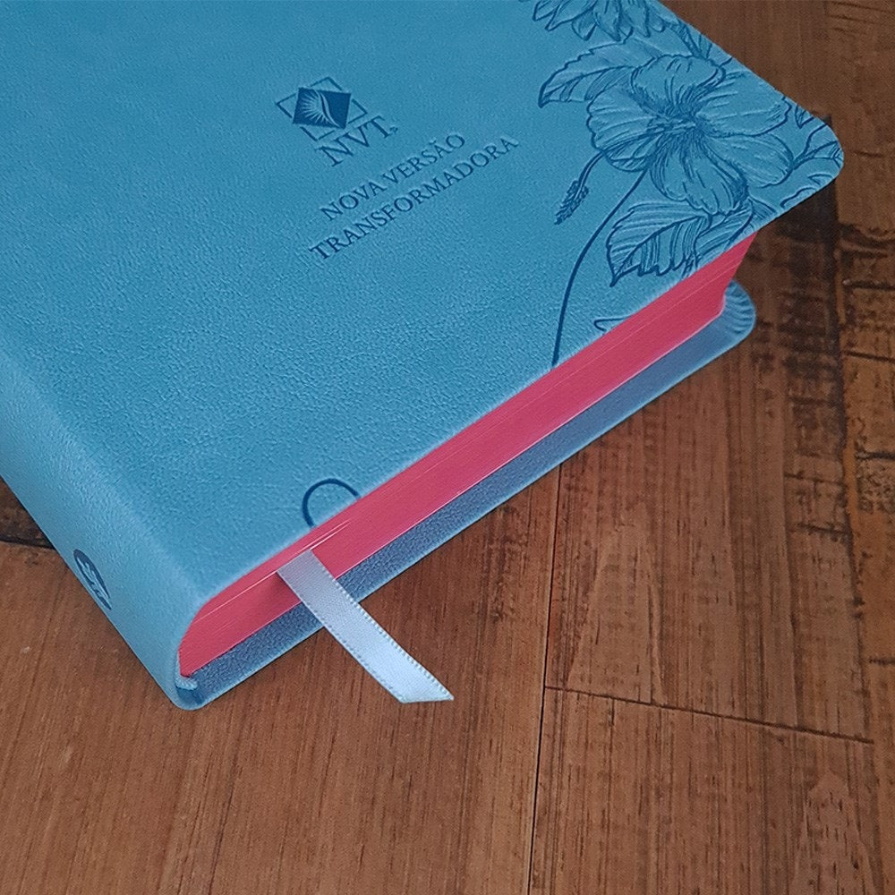 Bíblia de Estudos da Mulher | NVT | Letra Normal | Capa Luxo Azul
