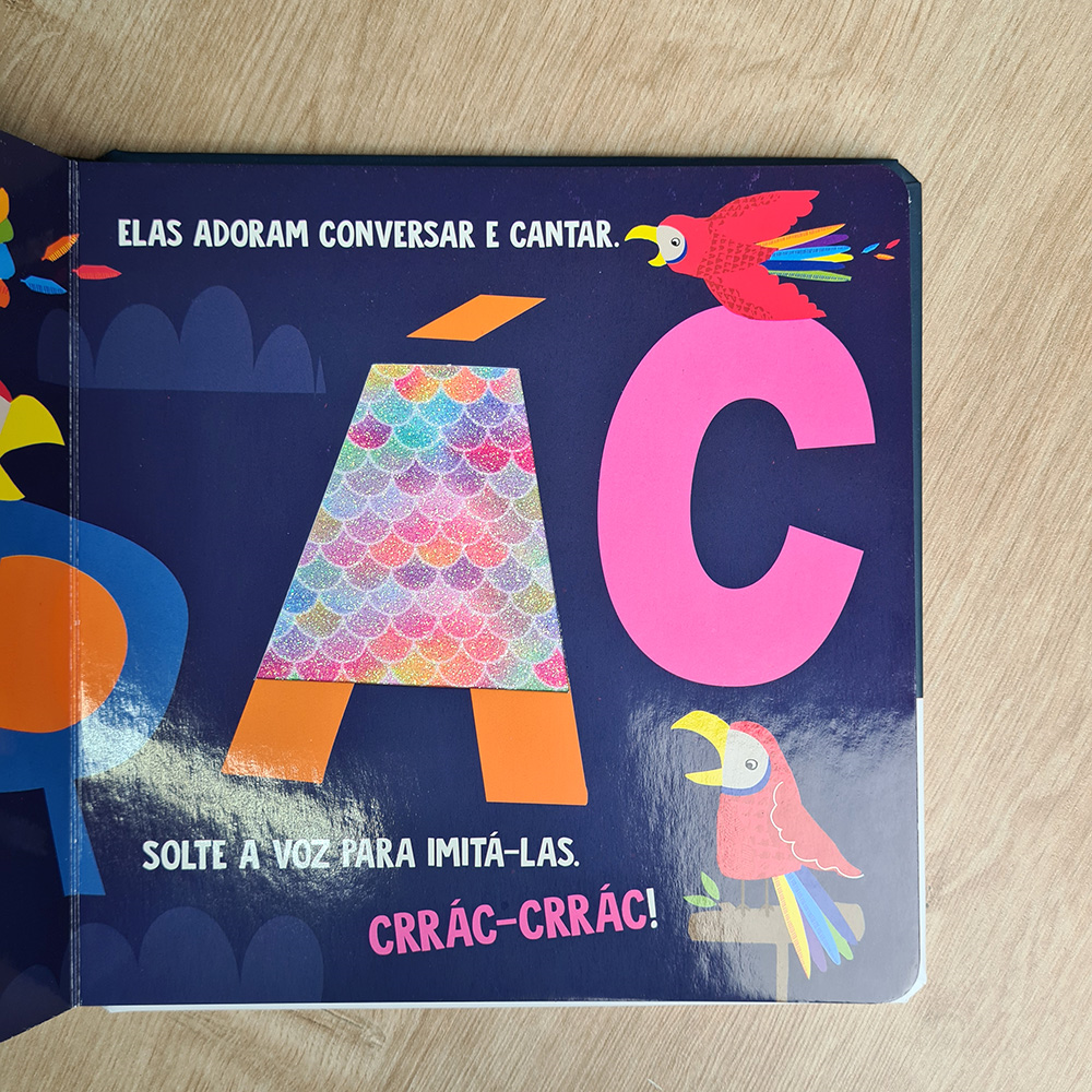 Livro Toque e Sinta | Ssss, Roar, Nhac | Ciranda Cultural
