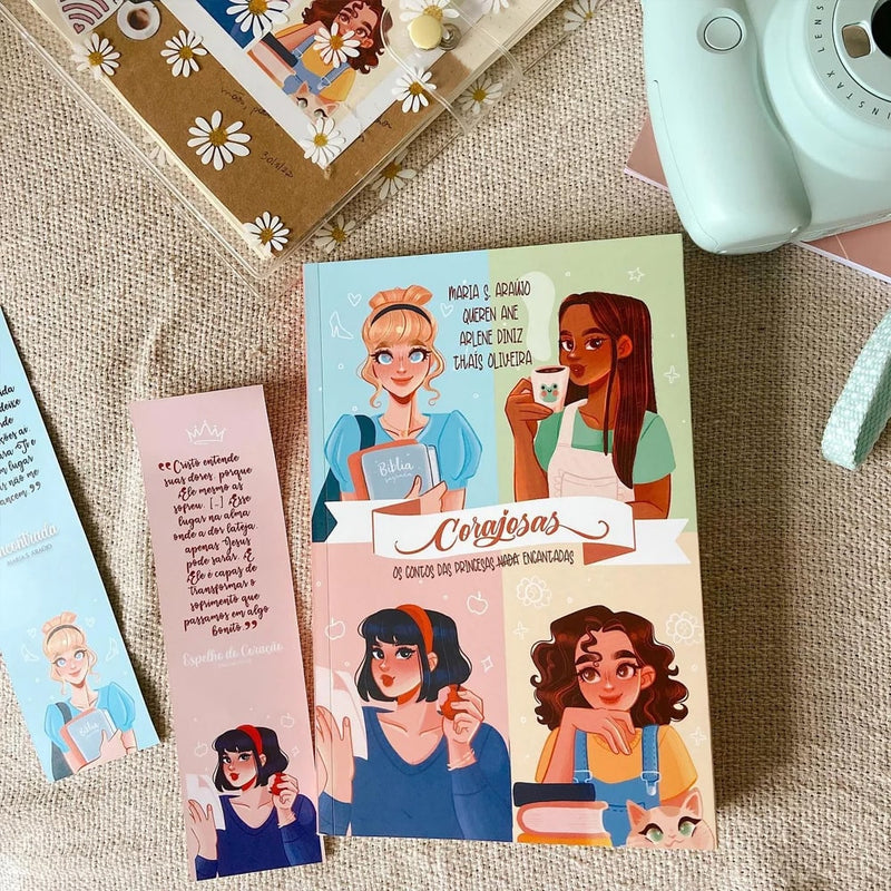 Kit Corajosas | Bíblia 365 + Livro Corajosas Os Contos Das Princesas Nada Encantadas
