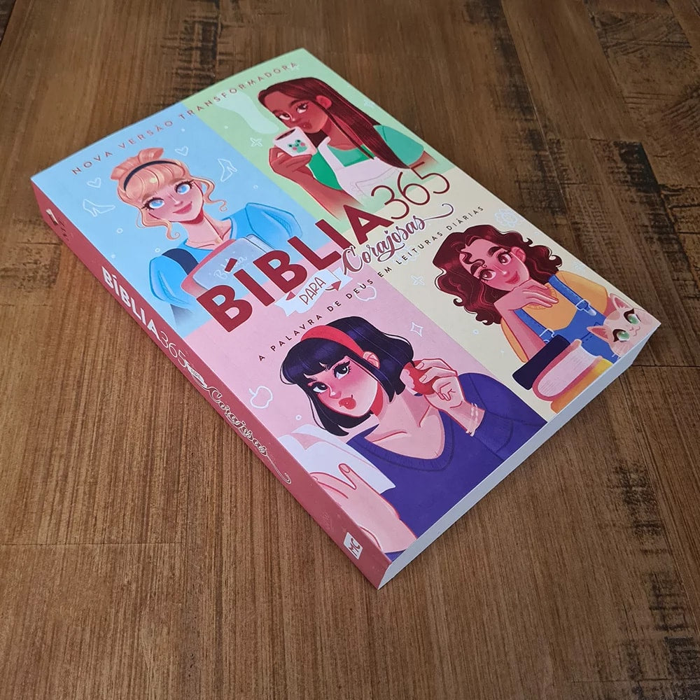 Kit Corajosas | Bíblia 365 + Livro Corajosas Os Contos Das Princesas Nada Encantadas